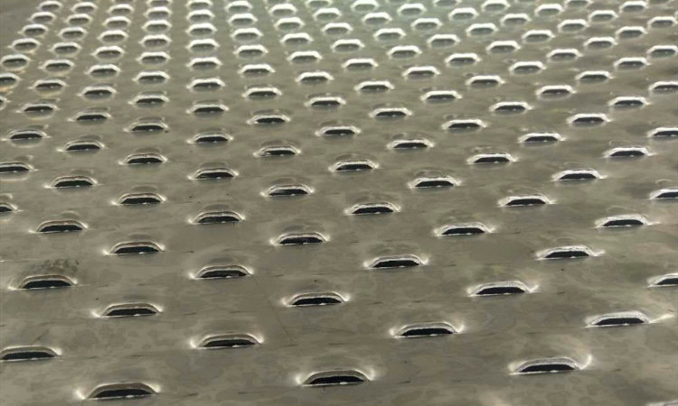 鐵板魚鱗孔洞洞板產(chǎn)品展示
